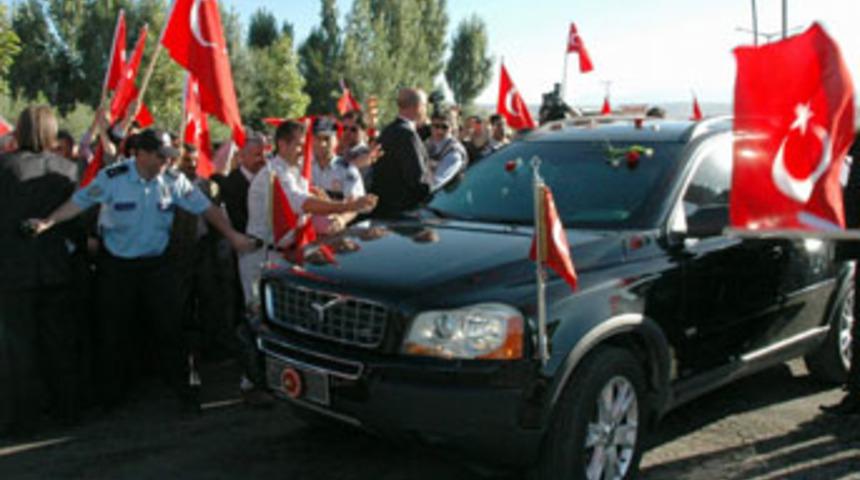 Cumhurbaşkanı G&uuml;l'&uuml;n Van ziyareti başladı
