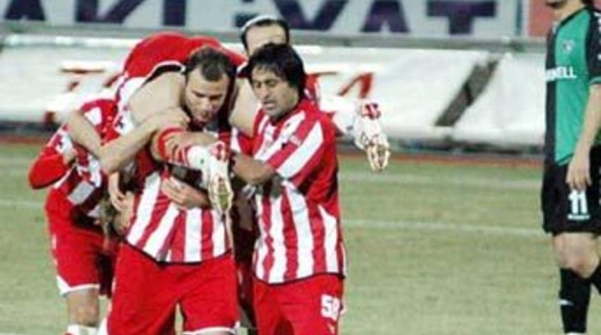 Yeni lider Sivasspor