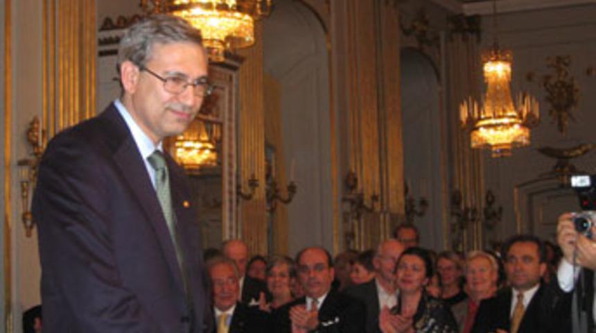 Pamuk'tan &ccedil;arpıcı a&ccedil;ıklamalar