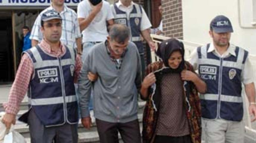 Balkondan sepetle esrar sattılar