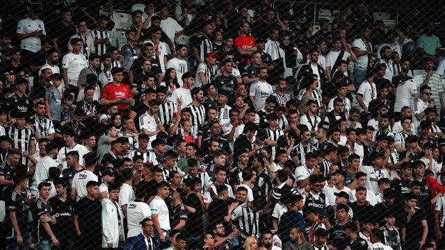 Beşiktaş taraftarından yönetime büyük tepki! Maç başı ve golden sonra...