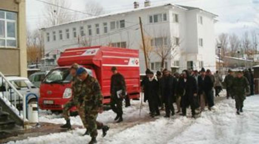 TEDAŞ g&ouml;revlisi r&uuml;şvet alırken yakalandı