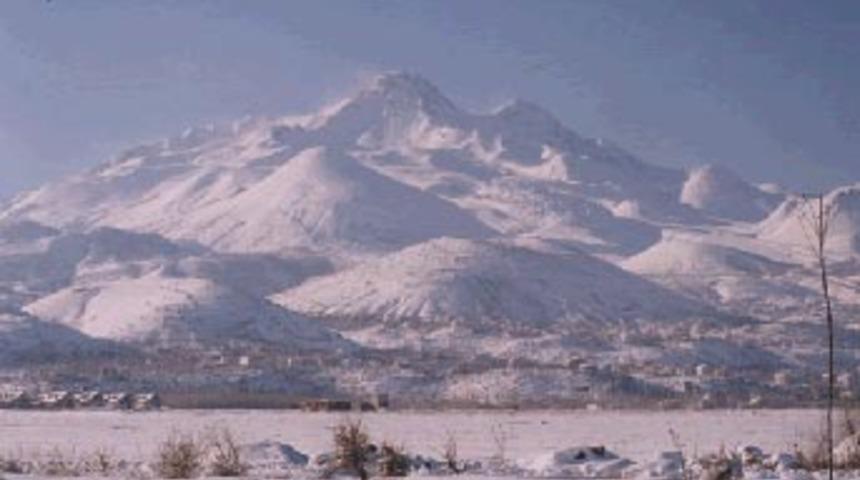 Kış sahneleri Van'da &ccedil;ekilecek