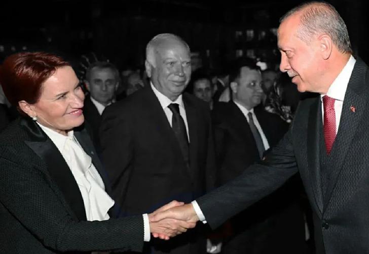 Akşener'in altılı masadan kalktığı süreci hatırlatan Ümit Özdağ'dan çok konuşulacak sözler: 'Erdoğan ile ittifak yapacaklar'