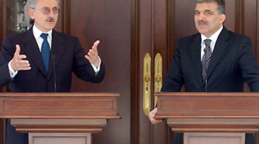 D'Alema'dan "PKK'da İtalyan silahları olabilir" itirafı