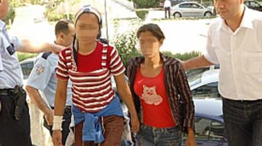 İki kız kardeşe şantajla tecav&uuml;z iddiası