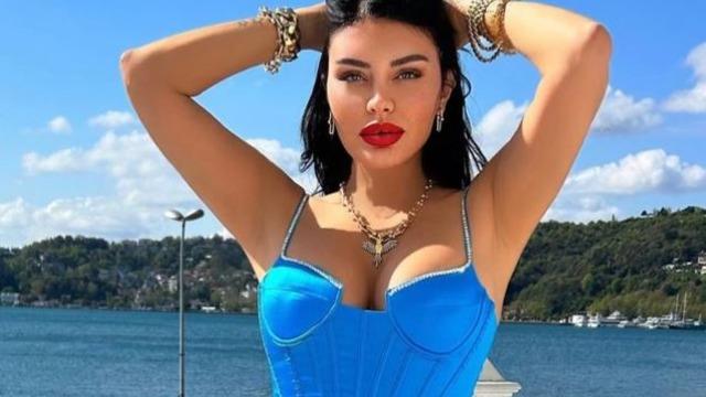 siyah kuelotlu orap amatör türk video tumblr