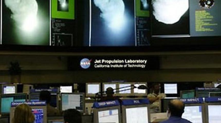 NASA, Dawn uzay aracının fırlatılışını erteledi