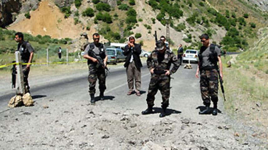 PKK mayını 80 santimlik &ccedil;ukur a&ccedil;tı