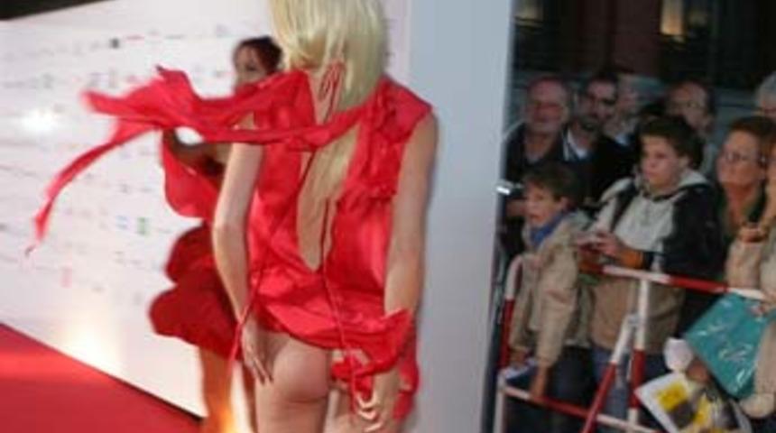 Galada r&uuml;zgarın azizliğine uğradı <font color="red">foto-galeri</font>