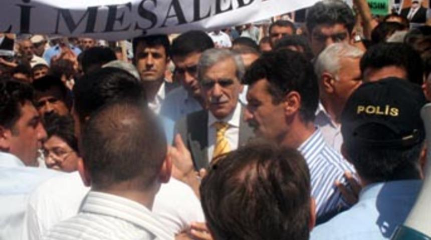 &Ouml;l&uuml;m yıld&ouml;n&uuml;m&uuml;ne katılanlara soruşturma