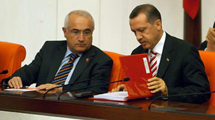 60. H&uuml;k&uuml;met g&uuml;venoyu aldı