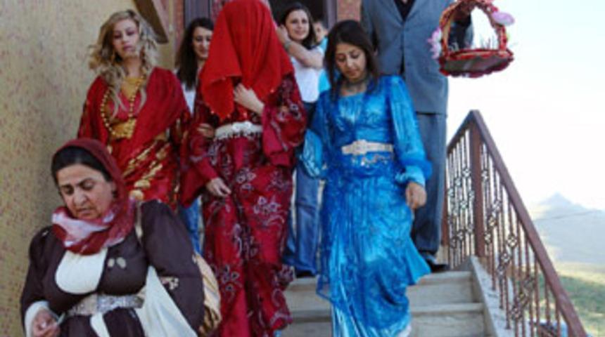 &Ouml;ğretmenlere aşiret d&uuml;ğ&uuml;n&uuml;