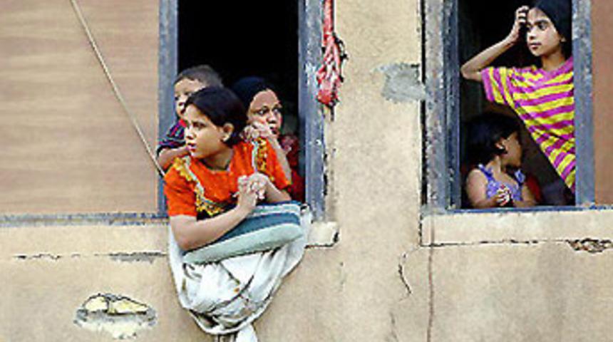 "İran ordusu K&uuml;rt k&ouml;ylerini boşaltıyor"