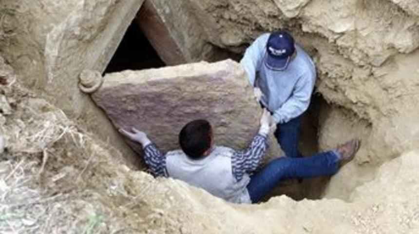 Lahit mezardaki 5 iskeletin sırrı ne?