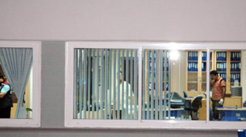 İnsan kaynakları m&uuml;d&uuml;r&uuml;n&uuml;n sır intiharı