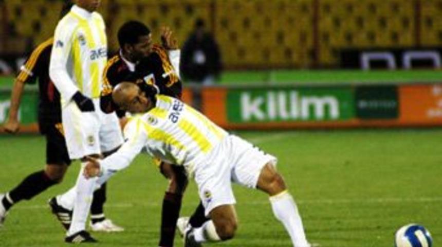 Fenerbah&ccedil;e'de trabzonspor ma&ccedil;ı hazırlıkları s&uuml;r&uuml;yor