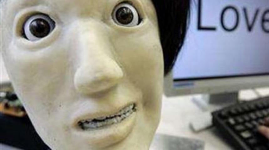 Japon robot "Kansei" insanlar gibi tepki veriyor