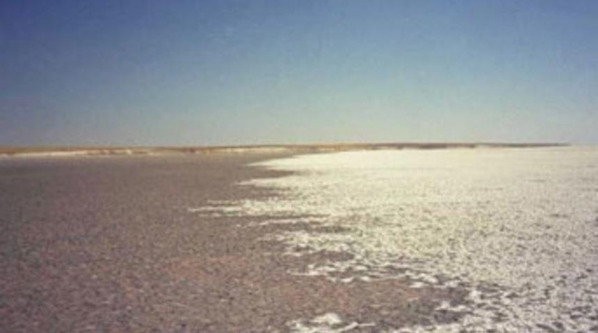 Tuz g&ouml;l&uuml;, yer altı sularını kirletebilir iddiası