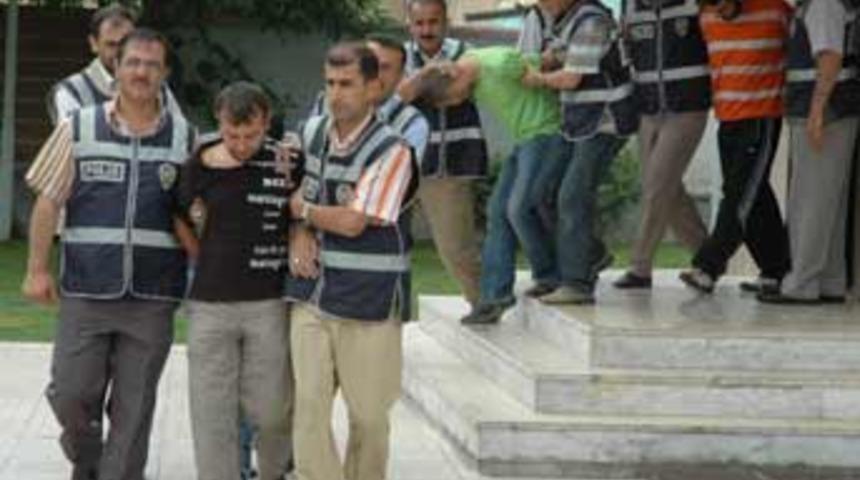 Kız arkadaşının arkadaşları tarafından &ouml;ld&uuml;r&uuml;ld&uuml;