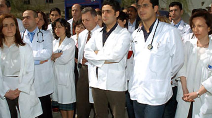 Doktorlar yarın yine iş bırakıyor