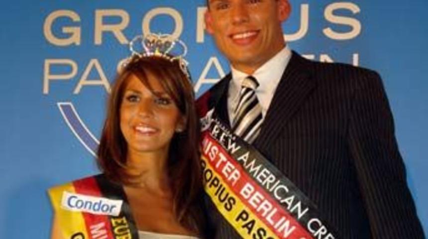 "T&uuml;rk kızları kendini geliştirsin"