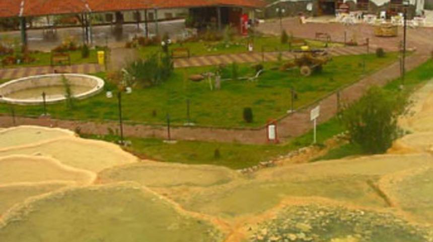 Pamukkale'nin kırmızı rakibi Karahayıt