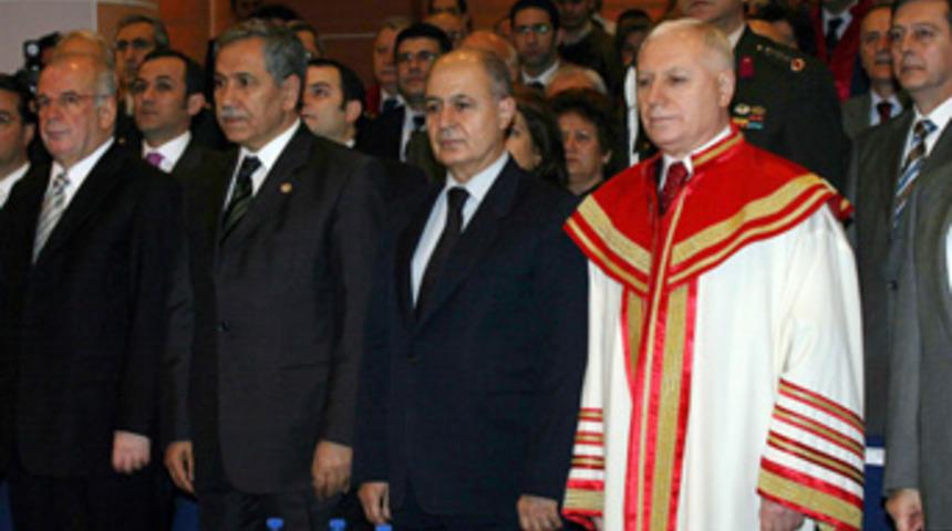 Sezer'le Arın&ccedil; arasında soğuk r&uuml;zgarlar