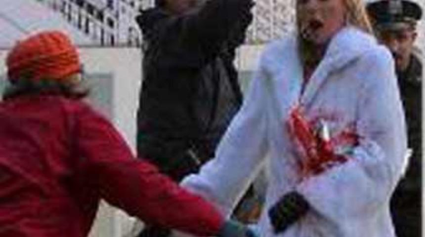 Beyaz k&uuml;rk giyince başına neler geldi