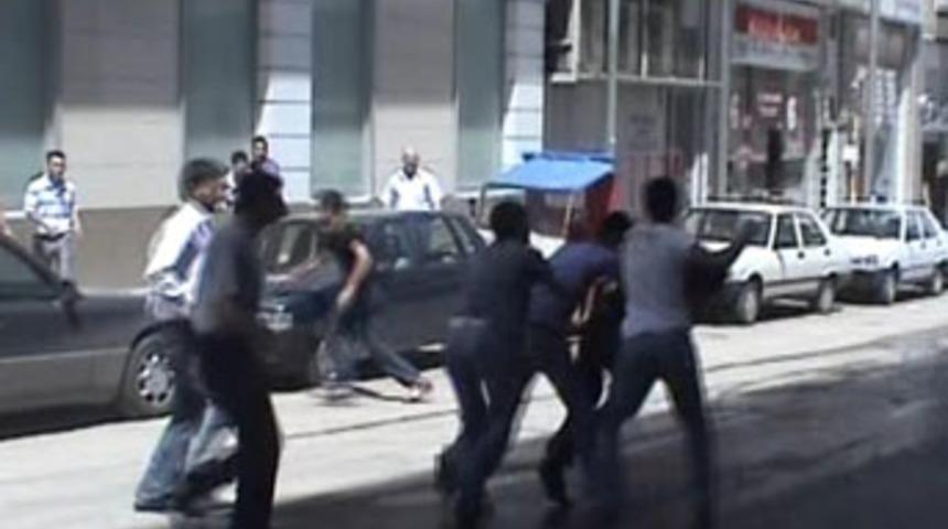 &Ouml;ğrencilerin meydan kavgası