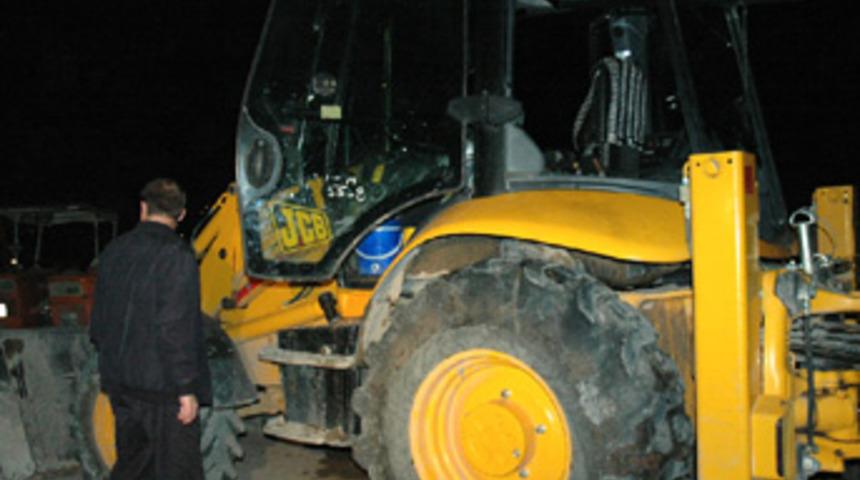 Bu kez de &ccedil;ocukları kullanarak molotof attılar