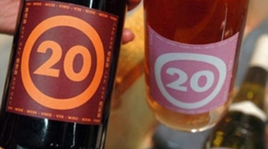 &Ccedil;evreci adam evini şişelerden yaptı