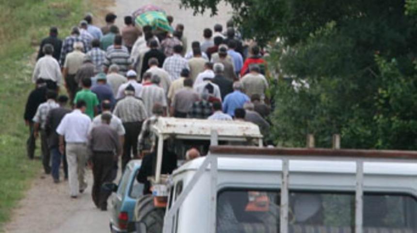 Gelinin &ccedil;orbası 3 kişiyi &ouml;ld&uuml;rd&uuml;