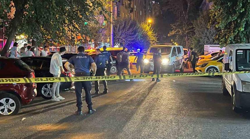 Diyarbakır'da otomobile silahlı saldırı!