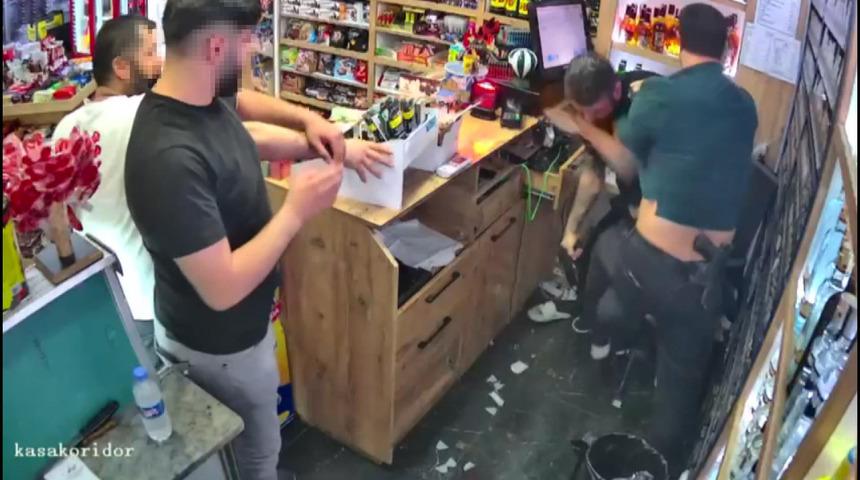 Esenyurt'ta tekel bayisinde kan donduran cinayet! Valilik açıklama yaptı: Şüphelilerin fotoğrafı yayınlandı, her yerde aranıyorlar