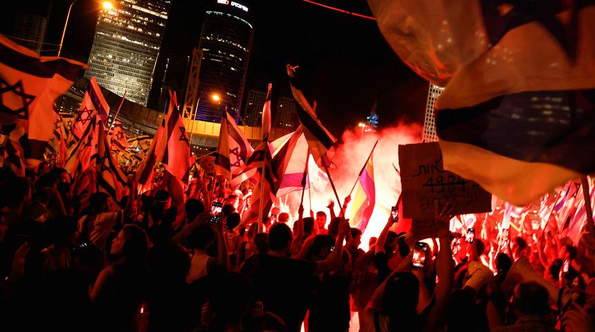 İsrail'deki protestolar devam ediyor! Yüz binlerce kişi sokaklara indi