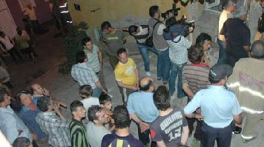 İzmir'de bina &ccedil;&ouml;kt&uuml;: 1 &ouml;l&uuml;, 5 yaralı