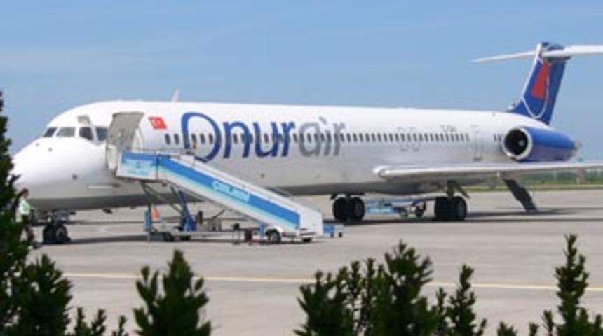 U&ccedil;ağa bomba ihbarı yapınca tutuklandı