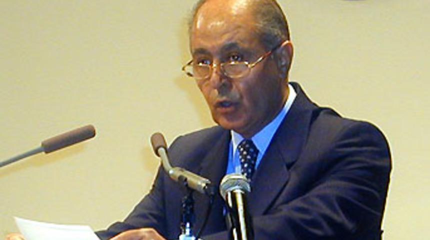 Ankara'da bir ilk: Sezer g&ouml;reve devam ediyor