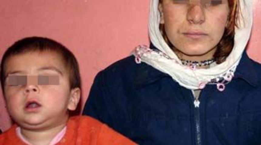 Oğlunu ısırarak &ouml;ld&uuml;rd&uuml;