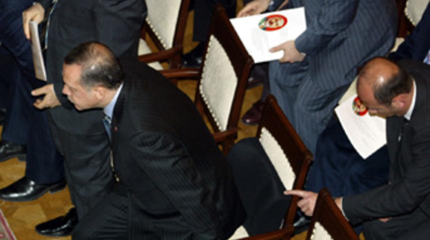 Başbakan'ın bel rahatsızlığı n&uuml;ksetti