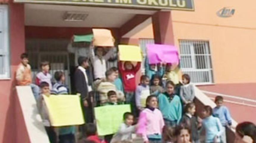 1 &ouml;ğretmene 233 &ouml;ğrenci