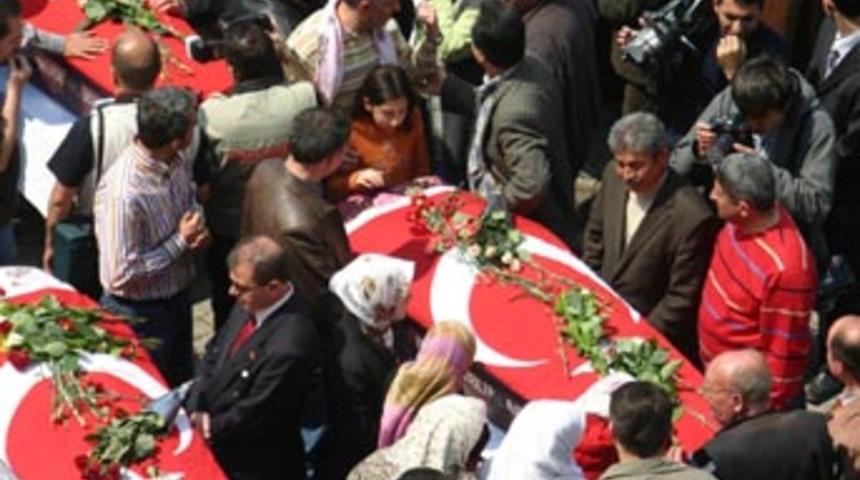 İzmir'de hazin t&ouml;ren