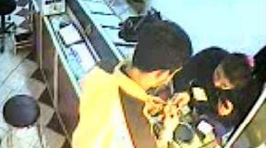 22 bileziği 10 dakikada &ccedil;aldılar