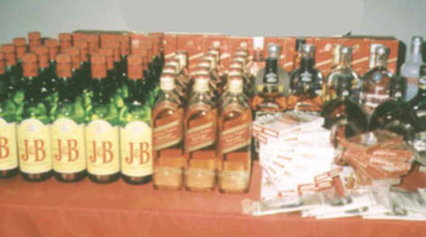 İran'da ka&ccedil;ak i&ccedil;kiden 12 kişi hayatını kaybetti