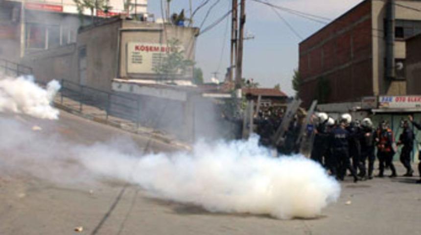 Taksim'de "dağılın" uyarısı, Dolapdere'de &ccedil;atışma