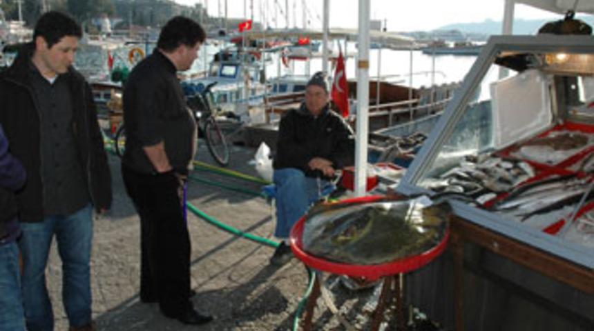 Bodrum'da 25 kiloluk vatoz balığı yakalandı