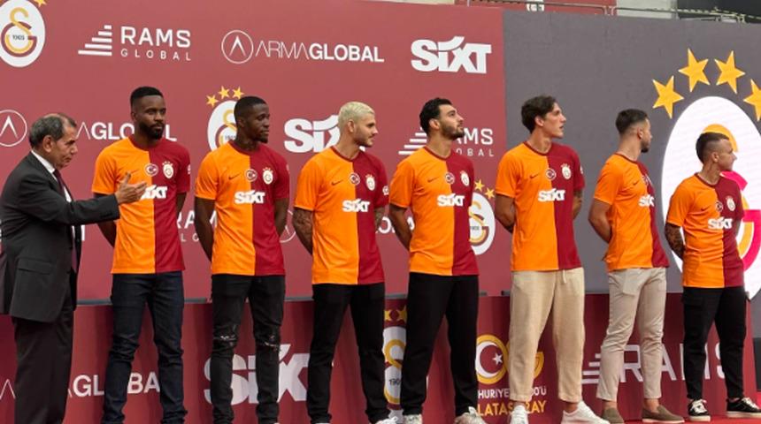 Galatasaray'dan tarihe geçen imza töreni! Icardi, Zaha, Bakambu, Angelino, Halil Dervişoğlu ve Kaan Ayhan... Fenerbahçe'ye olay gönderme!