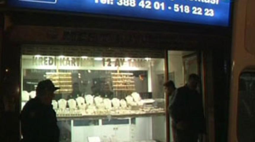 Kuyumcuyu soyamayınca sahibini &ouml;ld&uuml;rd&uuml;ler