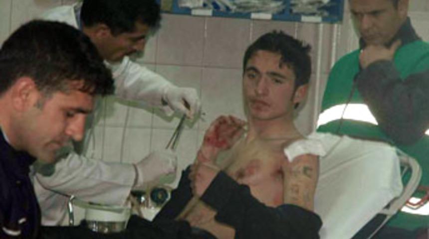 Lise &ouml;ğrencisi "yan baktı" diye bı&ccedil;aklandı